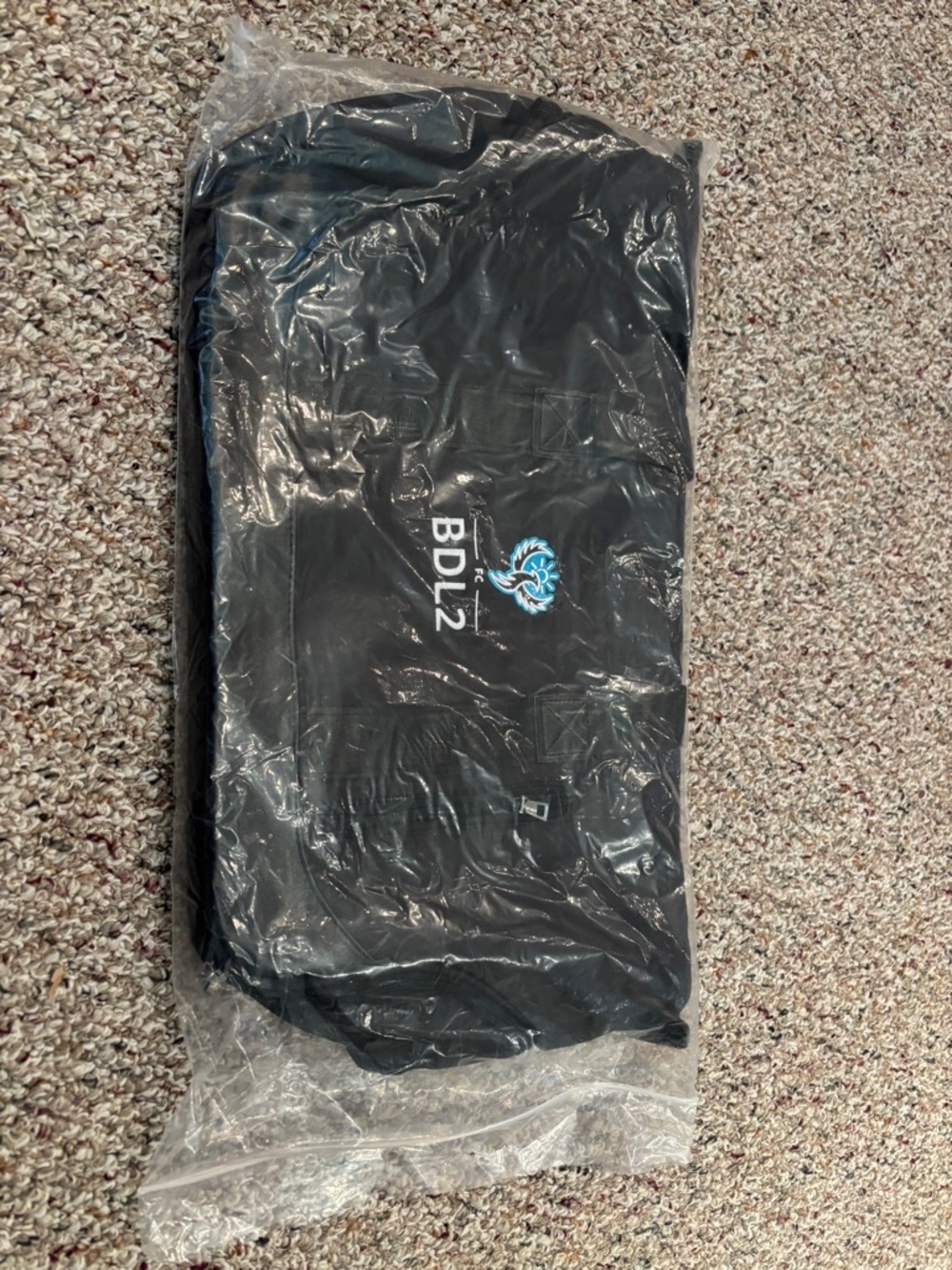 Amazon Men’s Travel Duffel Bag - Picture 2 of 6